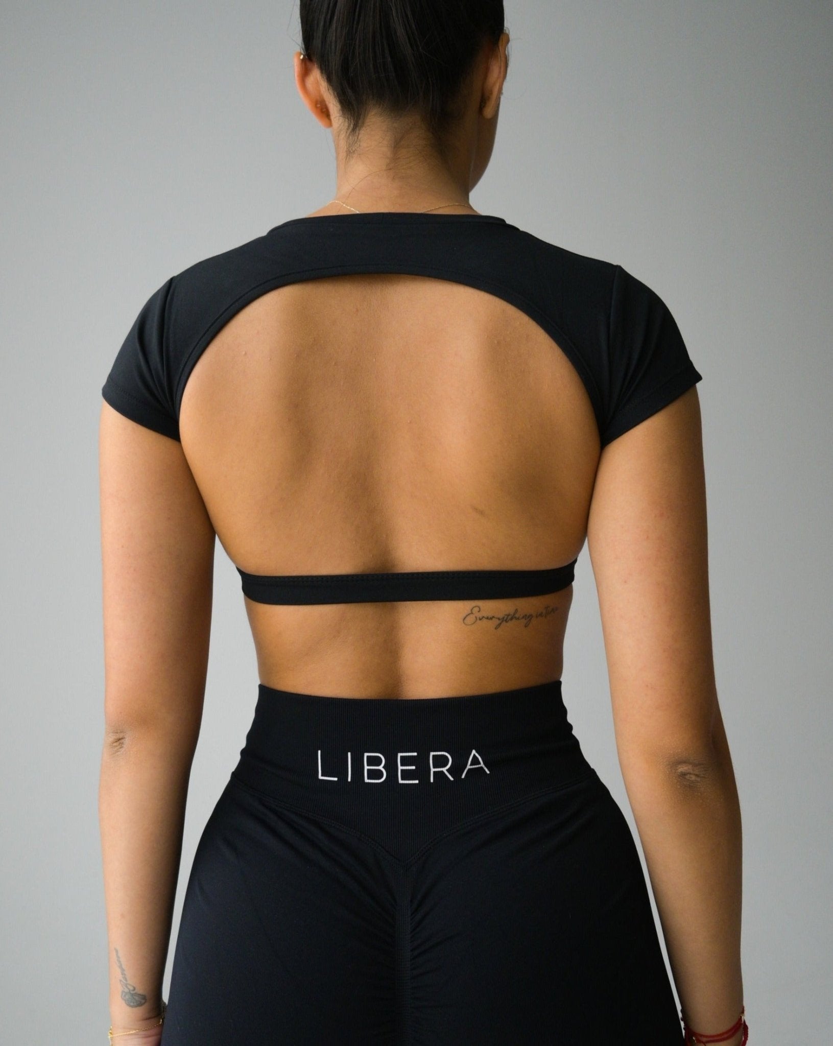 MAGNIFY Crop Top - BLACK - LIBERA Fitness Apparel